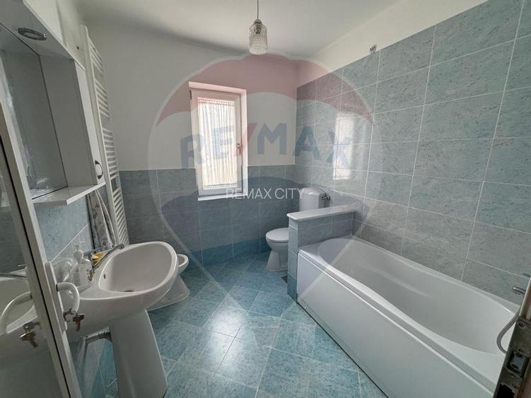 Casă / Vilă cu 6 camere de vânzare în zona Darmanesti - 21