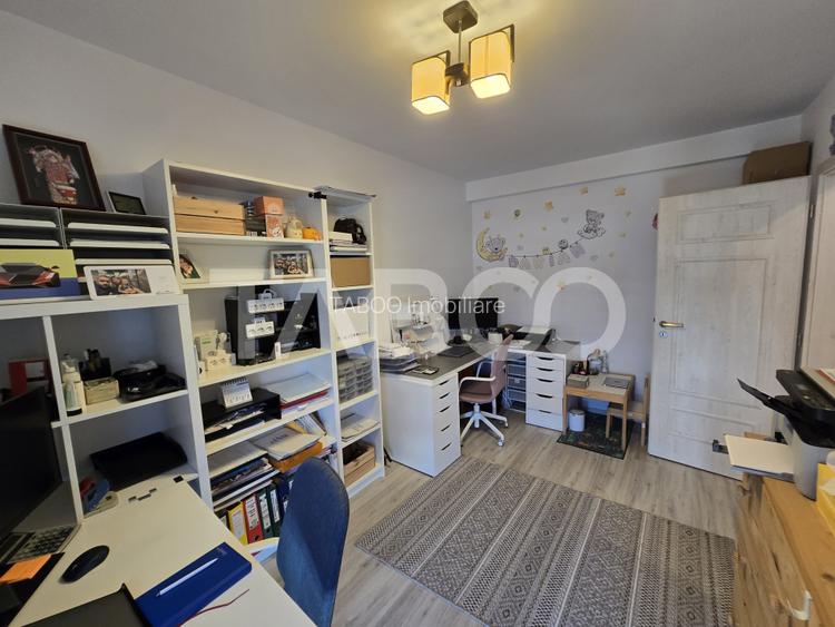 Casa de vanzare 5 camere 160mpu 3 bai 120mp teren liber zona Selimbar - 12