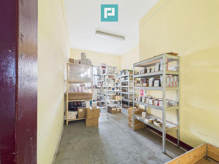 Clădire P+E parcare si platformă betonată 700mp - 2