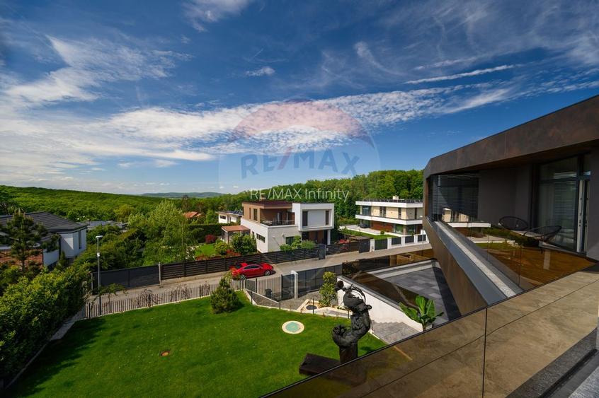 Proprietate spectaculoasă și unică de vânzare în Cluj-Napoca - 3