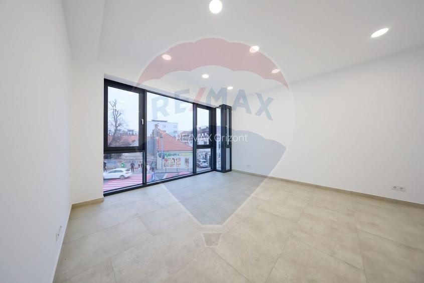 Constructie comerciala P+2 funcțiuni mixte - str. Iuliu Maniu - 13