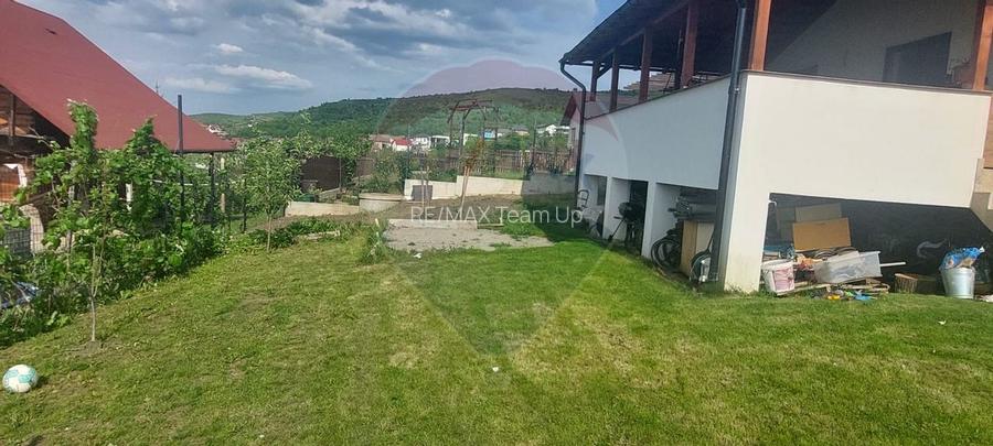 Casă individuală cu 4 dormitoare de vânzare str Planoarelor Dezmir - 16