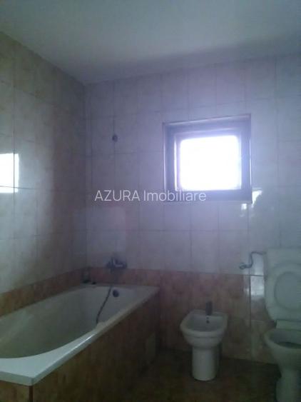 Casa 6 camere - cazare 14+10 persoane, Nord - 8