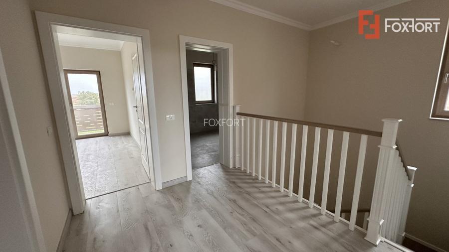 Duplex de vanzare cu 5 camere, despartit prin garaj, zona Giroc  - 12