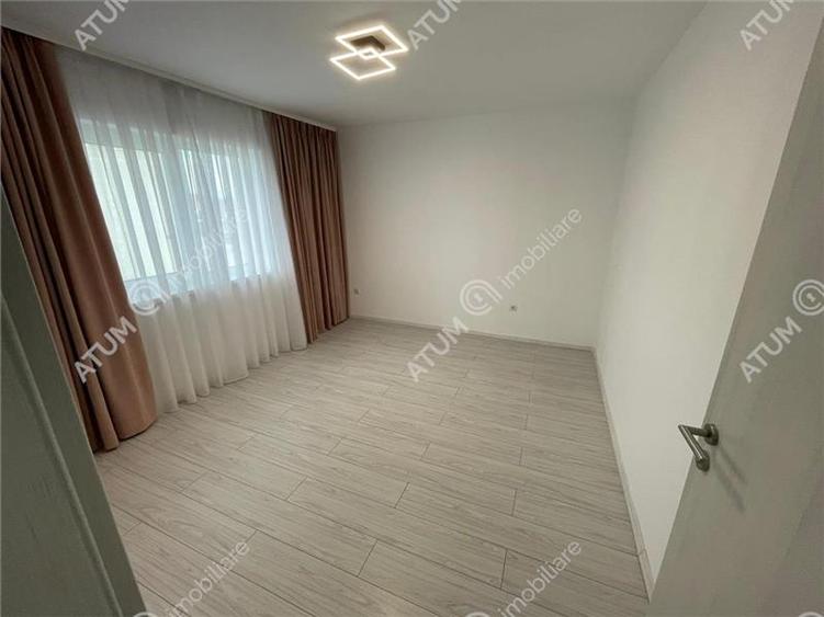 Casa cu 4 camere decomandate si curte libera 180 mp in Selimbar