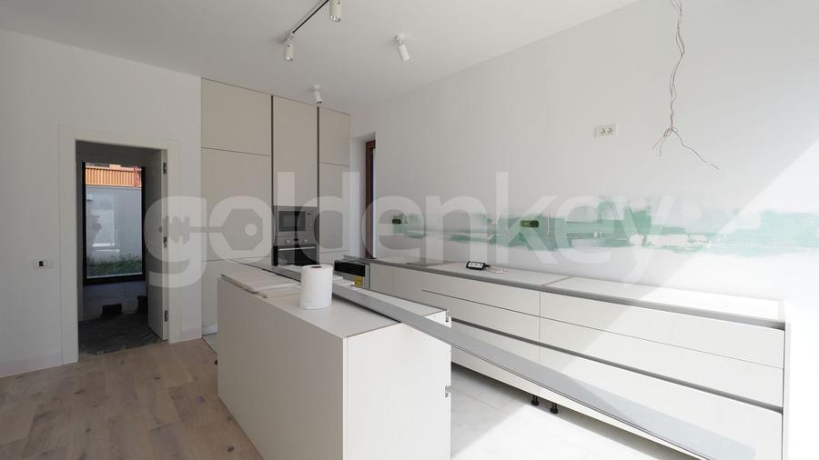 Vila moderna cu 6 camere | langa padure | in curs de finisare
