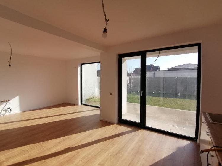Duplex 4 camere Mosnita - Pozitie centrala- asfalt - Comision 0%