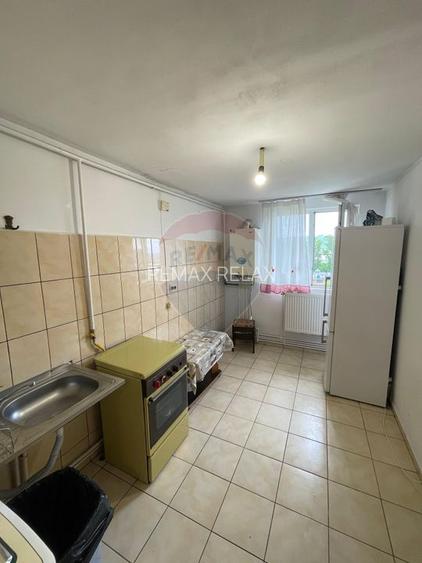 De Închiriat  Apartament cu 1 cameră 32 mp în zona Canta. - 4