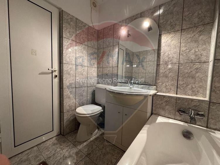 Apartament 2 camere Miorita -Micalaca - 10