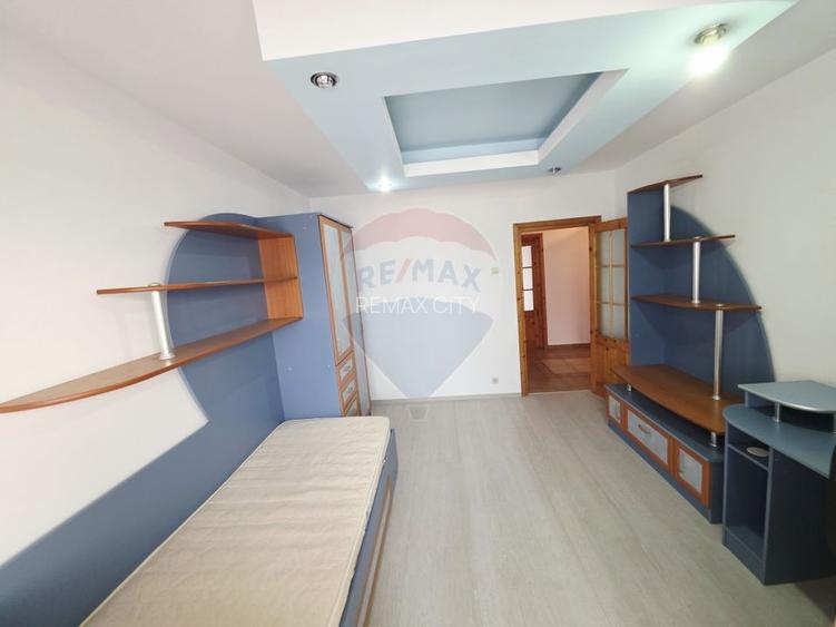 Apartament cu 2 camere de vânzare în zona 1 Mai - 12