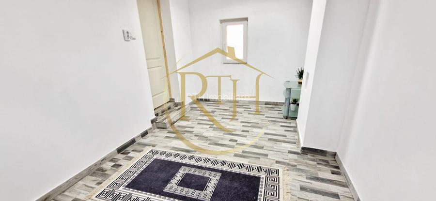 Vand casa recent renovata cu 900 mp curte si gradina in Carpinis - 5