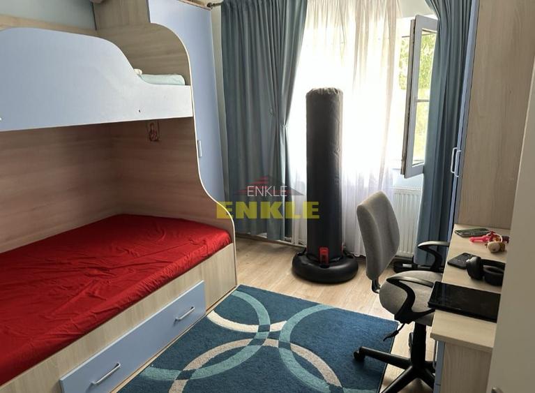 De vanzare apartament cu 3 camere, zona Mall. - 6