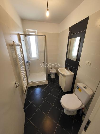 Bloc Nou. Etaj 1. Decomandat. Langa magazine si mijloace de transport - 9