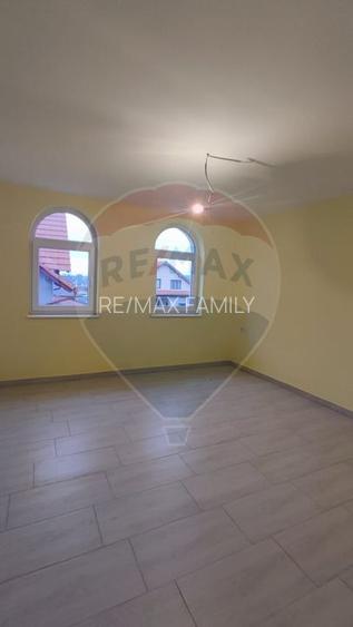 De inchiriat spatiu generos nerezidential la mansarda casa 122mp Oncea - 15