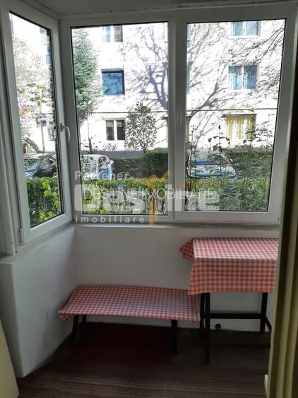 Apartament cu 2 camere decomandat , situat in cartierul Astra, Calea Bucuresti - 7