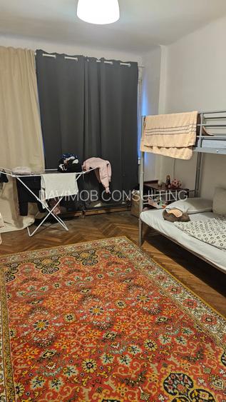 Apartament de 2 camere decomandat in Blocul Patria - 5