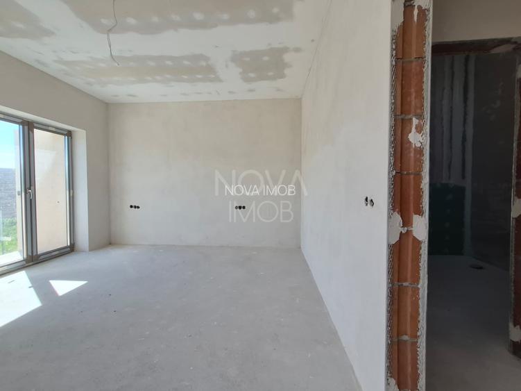 Casa generoasa cu 7 camere, 3 bai, dressing si parcare – Sura Mica - 14