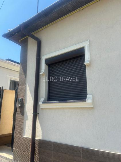 Casa la sol, renovata ,caramida, pentru locuit sau spatiu birouri, zona  buna - 21