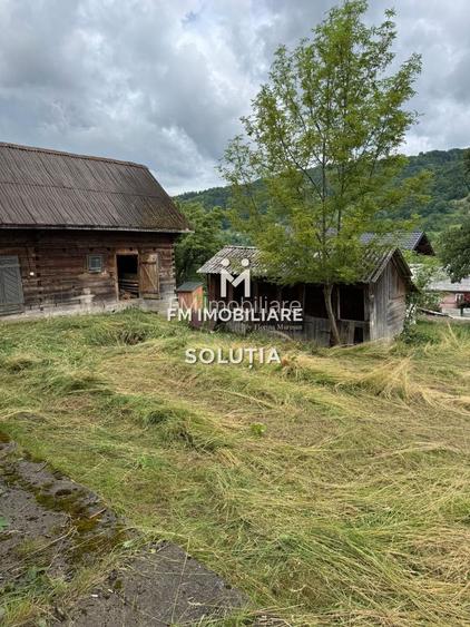 Casă de vânzare în Moisei, zonă turistică- 23 ari teren! - 2