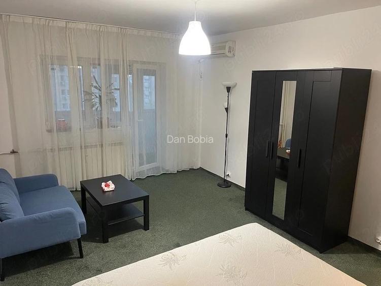 Garsoniera decomandata 3 min M Favorit DB2012 - 2