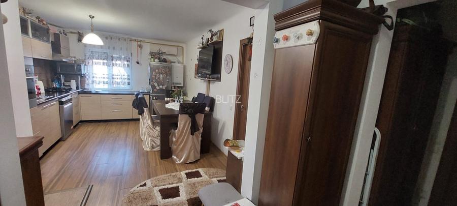 Apartament4 camere, 87.02 mp, zona  1 Mai - Sara - 9
