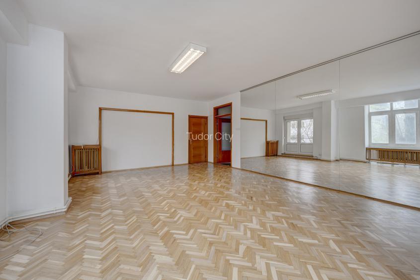 Apartament luminos de 5 camere de închiriat, etaj 1/4, garaj, Bd. Primăverii! - 4