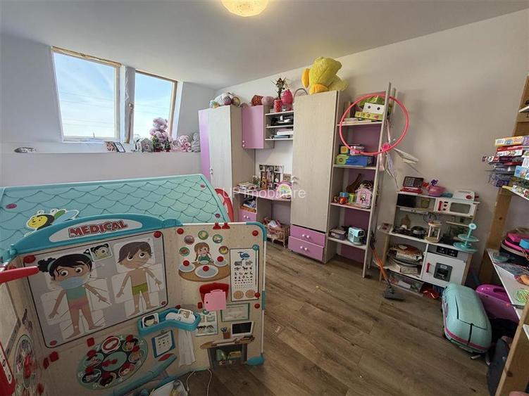 APARTAMENT 3 CAMERE | 2 BAI | 85 MP UTIL | MANSARDA | ZONA ROGERIUS | ORADEA | B - 12