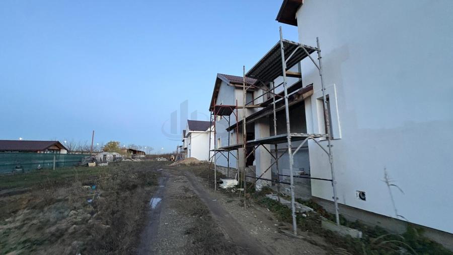 REV2005362 Casa duplex I 2 locuri de parcare I De vanzare