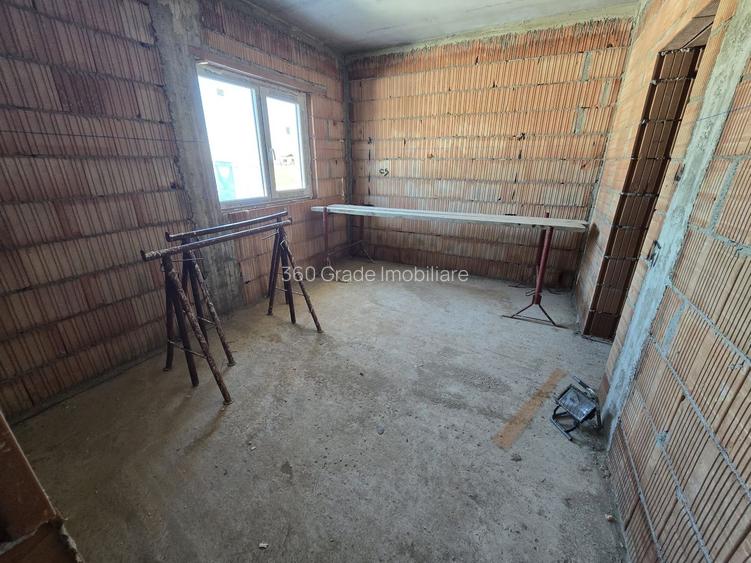 Duplex despartit prin cam. tehnica /  Toate utilitatile - 18