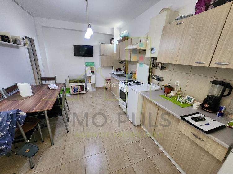 3 Camere. 2 Bai. Apartament pe 2 nivele. Pretabil investitie. - 13