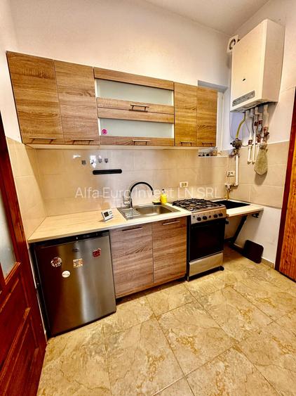 Casa + Spatiu Comercial  * Central * Brasov * - 12