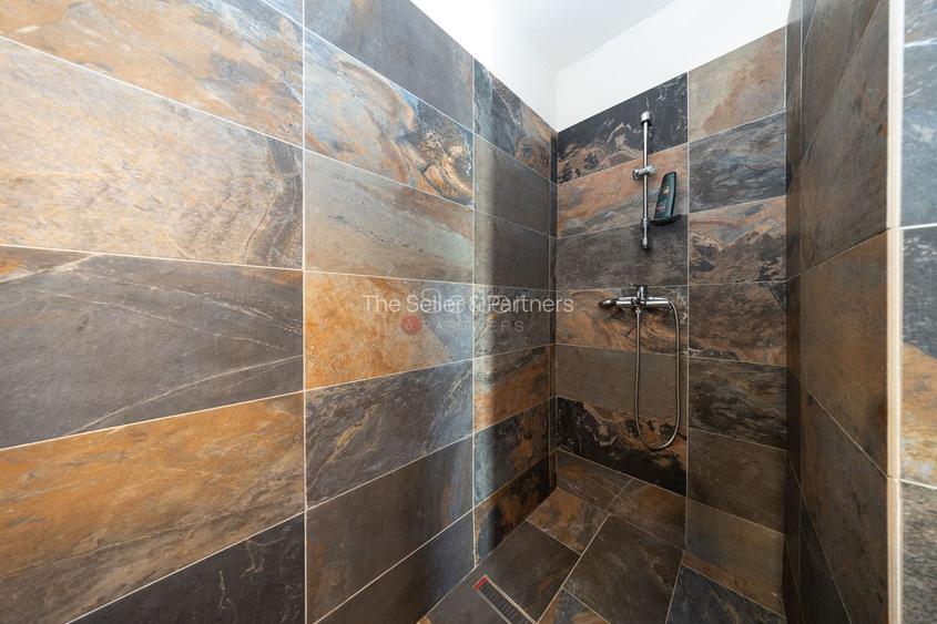 PROPRIETATE CU LIVADA MATURA DE NUCI SI POTENTIAL INVESTITIONAL - 50