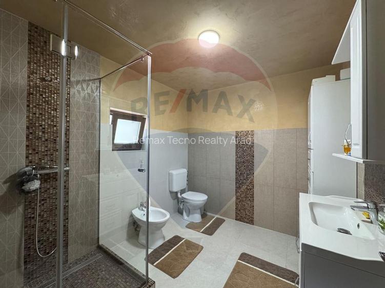 Casă / Vilă cu 4 camere de vânzare în zona Bujac-Arad - 9