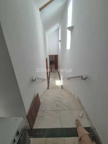 🏡 De Vânzare – Imobil Central, Ideal pentru Investiție! - 8
