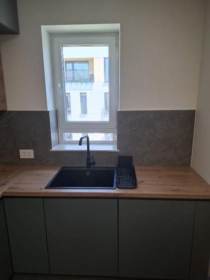 2 camere spatioase decomandate 58 mp  Coresi Kasper, moilat complet, parcare  - 14