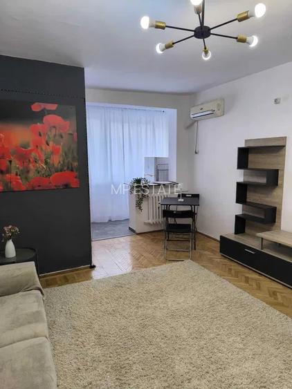 Garsoniera Spatioasa / 5 minute Metrou Titan / 33 mp - 2