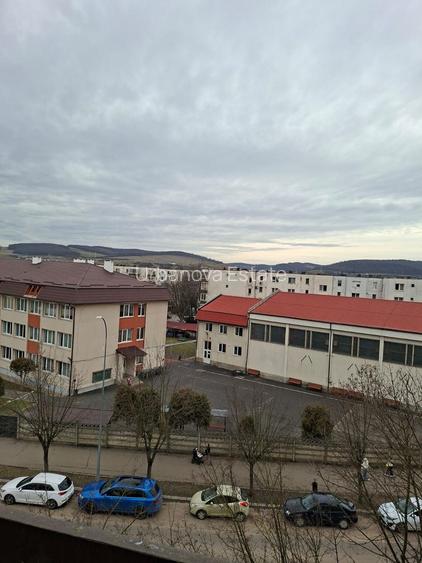 Apartament cu 3 camere,  et 4/8, 90 mp,  str Decebal/ Unirii - 14