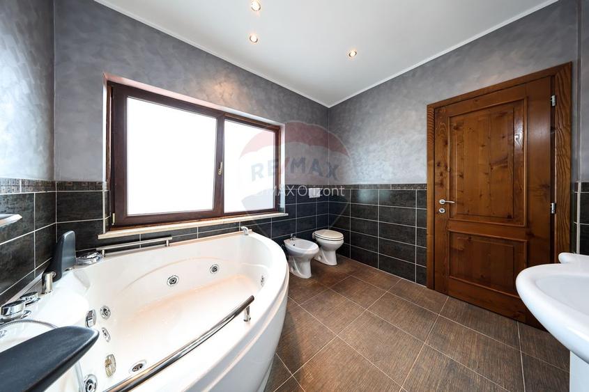 Conac, proprietate unica, in mijlocul naturii, Sacele! - 42