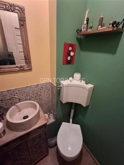 Apartament 3 camere decomandat 2 bai pivnita zona Sub Arini - 7