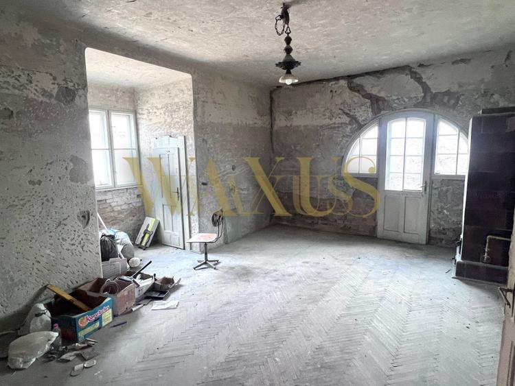 Conac Istoric de Vânzare Cluj ,Central – Locuință Deosebită cu Teren Generos