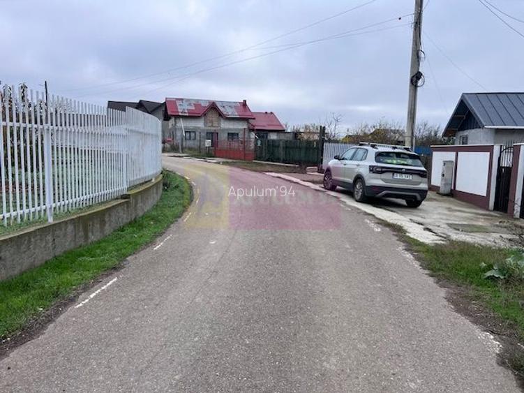 Teren Comana- Str Livezii- in apropiere de gara. - 2