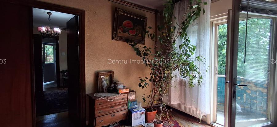Apartament in vila, singur pe etaj, 2/2, spatios, terasa, 4 camere - 4
