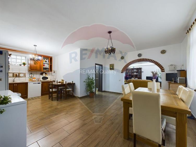 Vila cu 6 camere, teren 1200mp de vanzare- Varasti, la 4 km de Berceni - 11