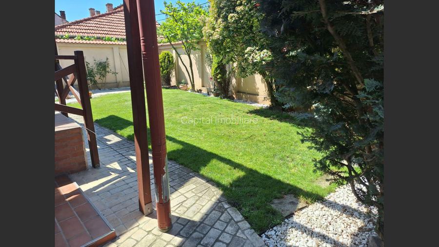 Casa, singur in curte, cu acces auto, ultracentral, Oradea - 2