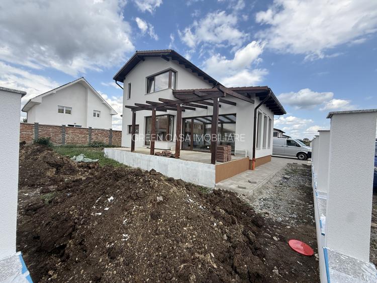Casă individuală modernă în Dezmir, zonă exclusiv de case noi - 9