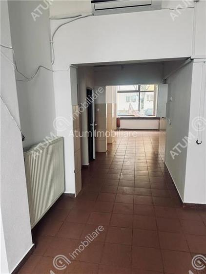 Spatiu comercial 100 mp utili 9 ml vitrina 2 intrari Valea Aurie Sibiu - 6