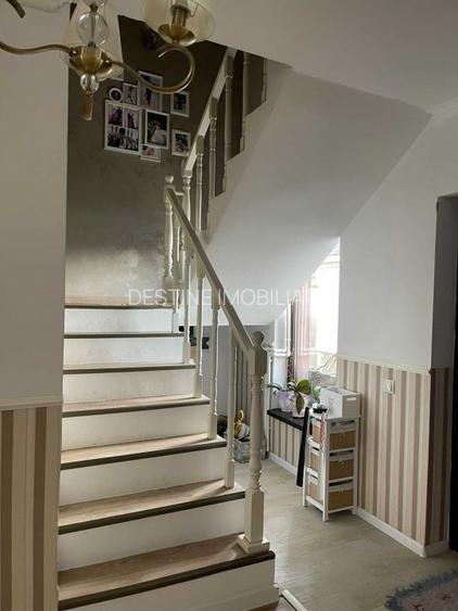 Casa spatioasa, panouri solare, Damila - 4