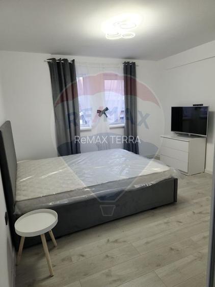 DE INCHIRIAT: Apartament cu 3 camere - Centru Vechi - 2