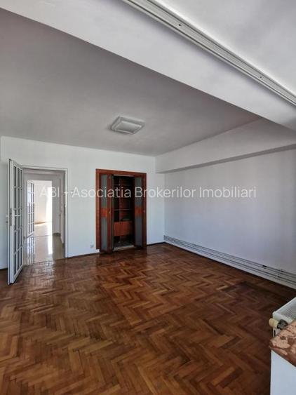 Bd. Decebal - Apartament 4 camere dec 1990 - 21