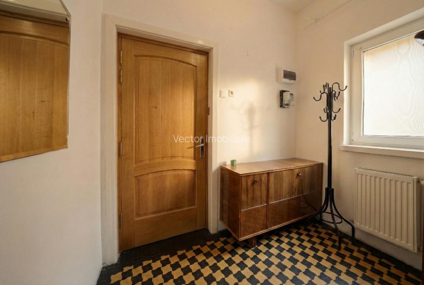 Etaj 1/Vila*120 mp utili+80 mp spatii comune*PRO TV* - 9